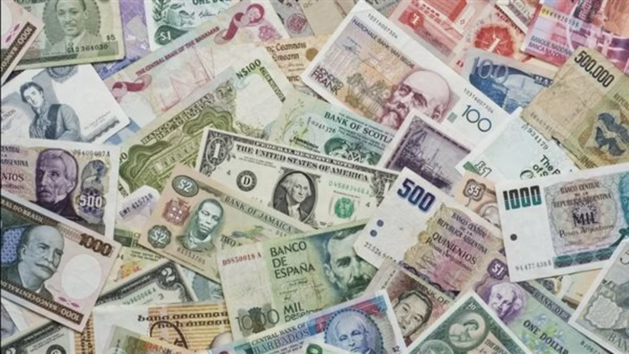 تحديثات المساء.. استقرار في أسعار العملات أمام الجنيه خلال ختام تعاملات البنوك المصرية